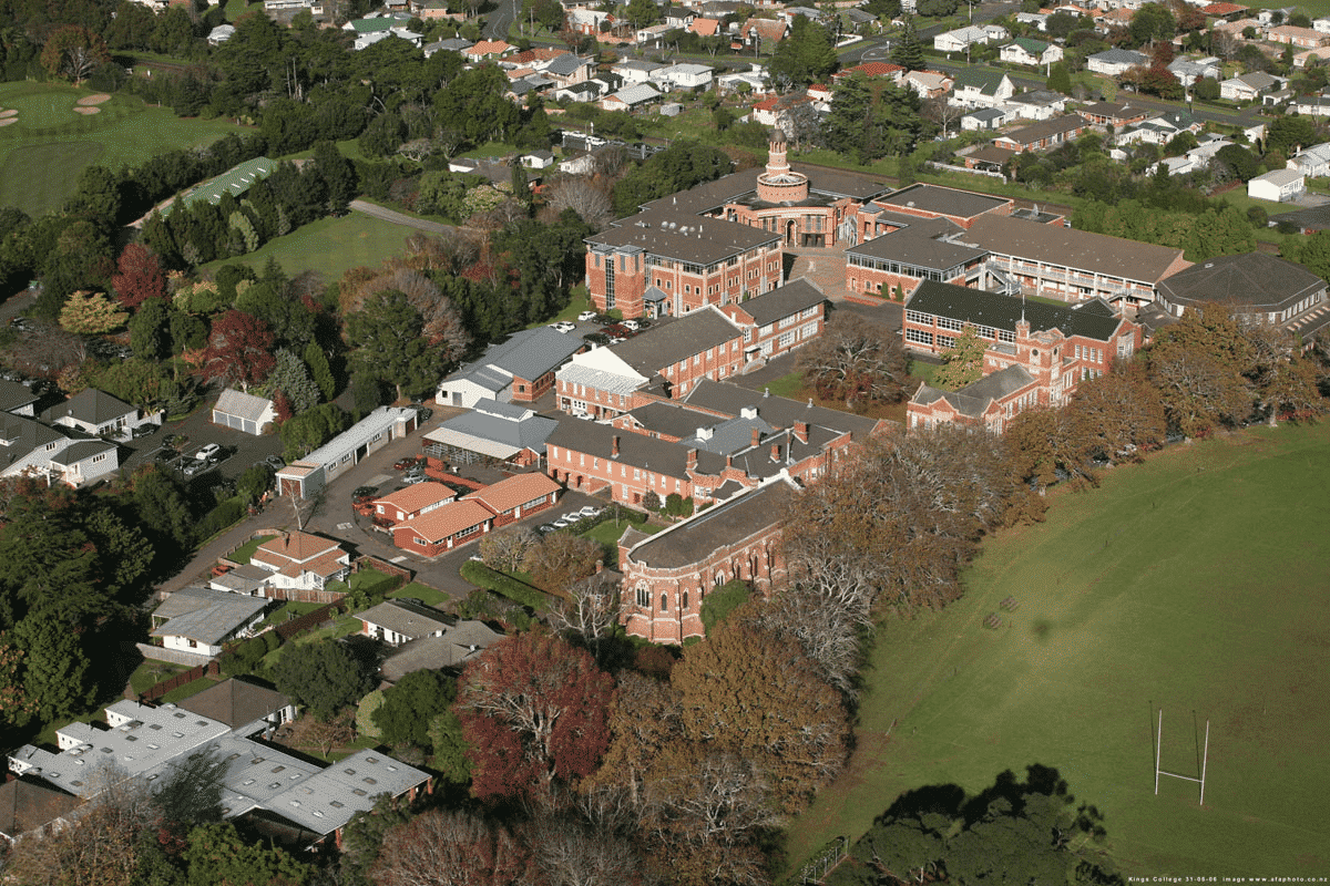 AnyConv.com  Kings College 1